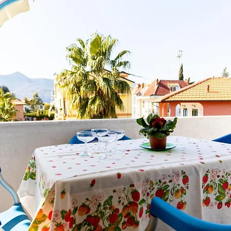 Pool & Garden 3*