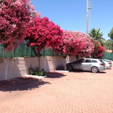 מלון דירות Pool & Garden לואנו