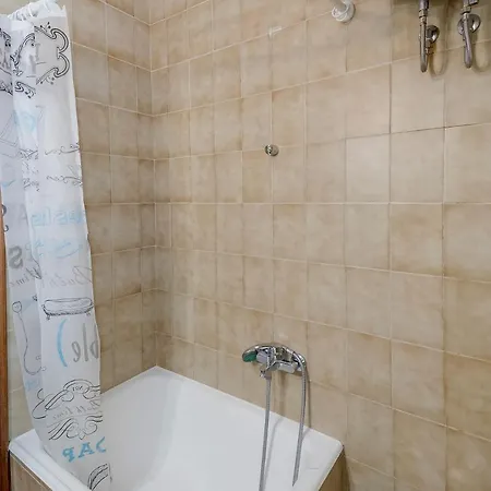 Pool & Garden מלון דירות 3*