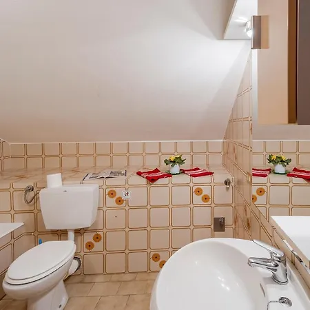 מלון דירות Pool & Garden