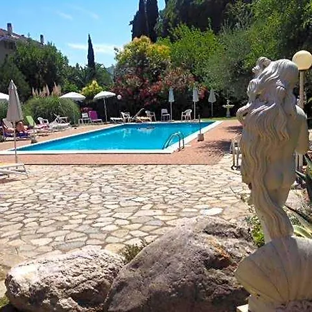 מלון דירות Pool & Garden לואנו