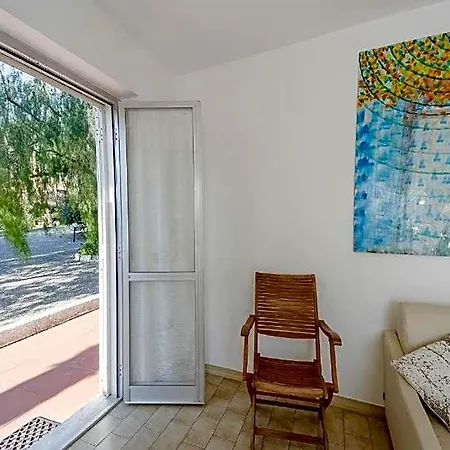 מלון דירות Pool & Garden