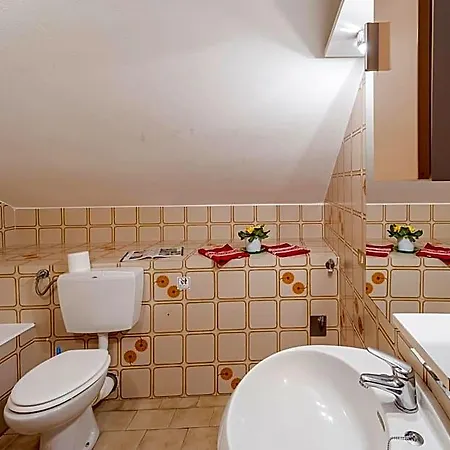 Pool & Garden מלון דירות 3*