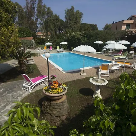 Aparthotel Pool & Garden *
