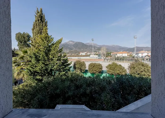 Pool & Garden شقة فندقية