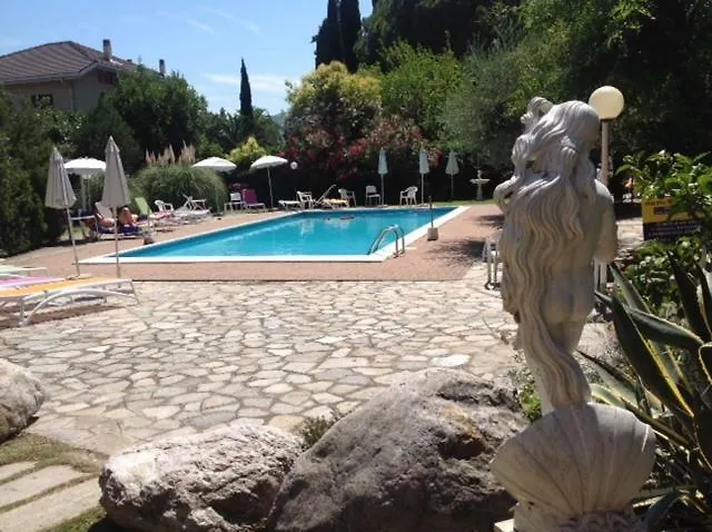 Pool & Garden 3*